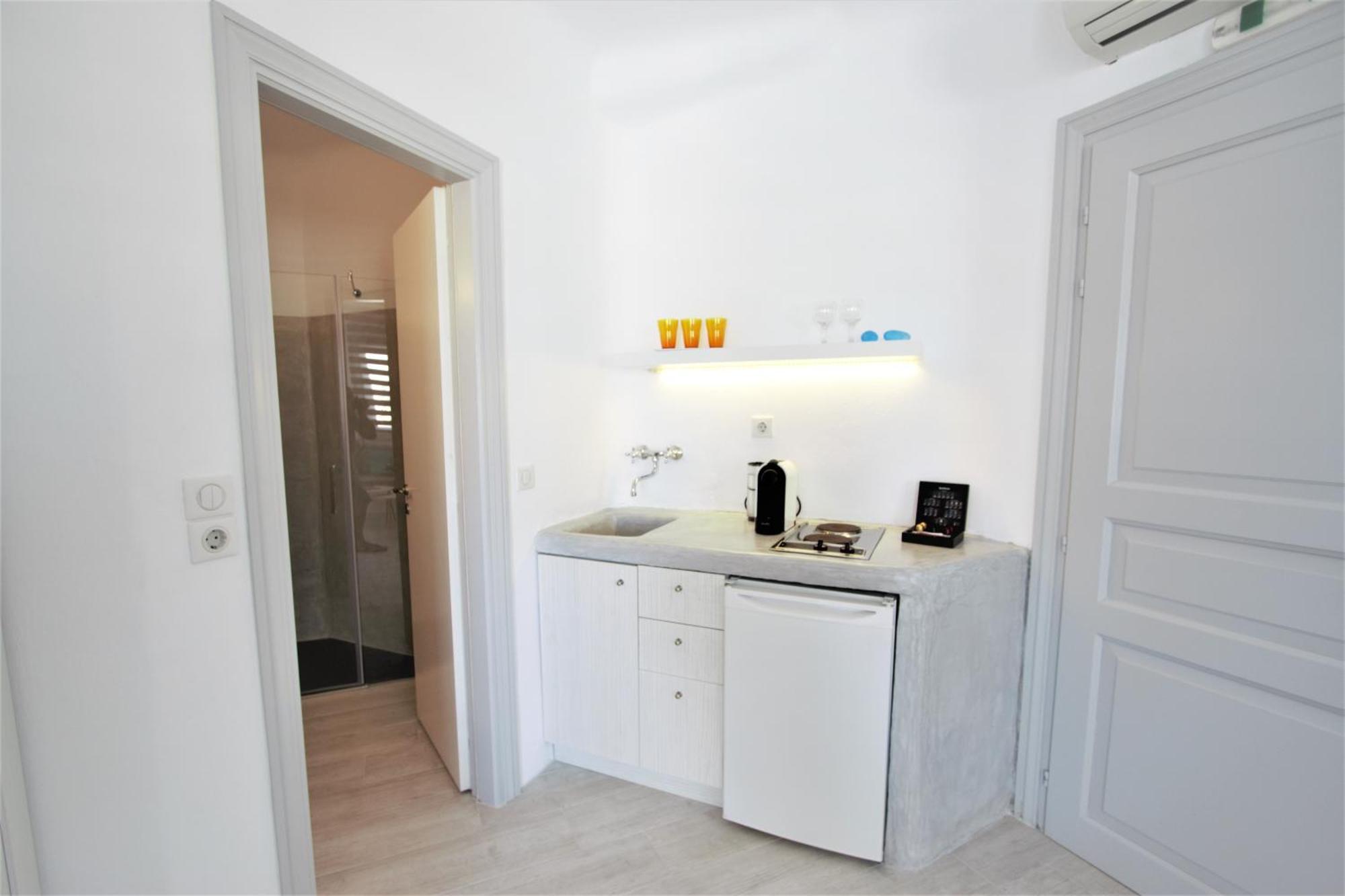 Yades - All Sea View Suites - Adults Only Naousa  Room photo